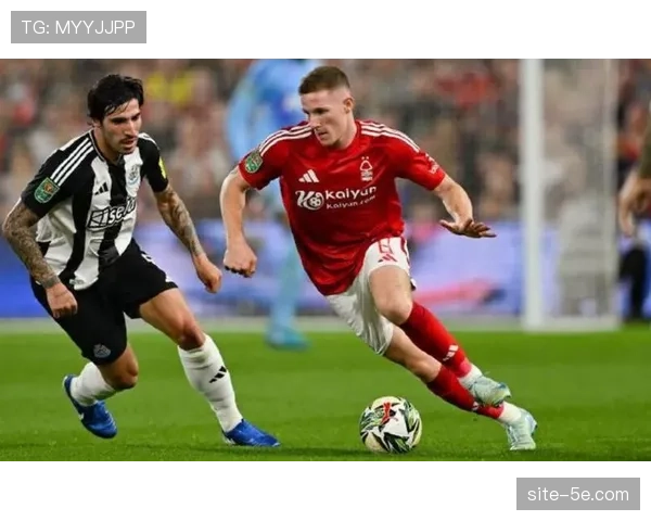 诺丁汉森林战平强敌 埃利奥特安德森跑动78公里