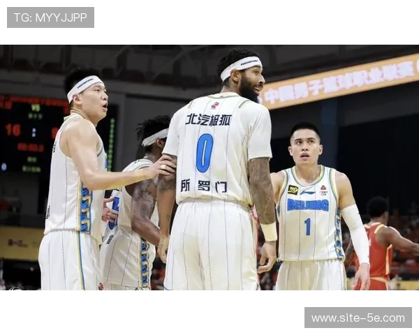 陈盈骏领衔北京轮换阵容 七人得分上双展现全民皆兵特质 陈盈骏领衔北京轮换阵容 七人得分上双展现全民皆兵特质